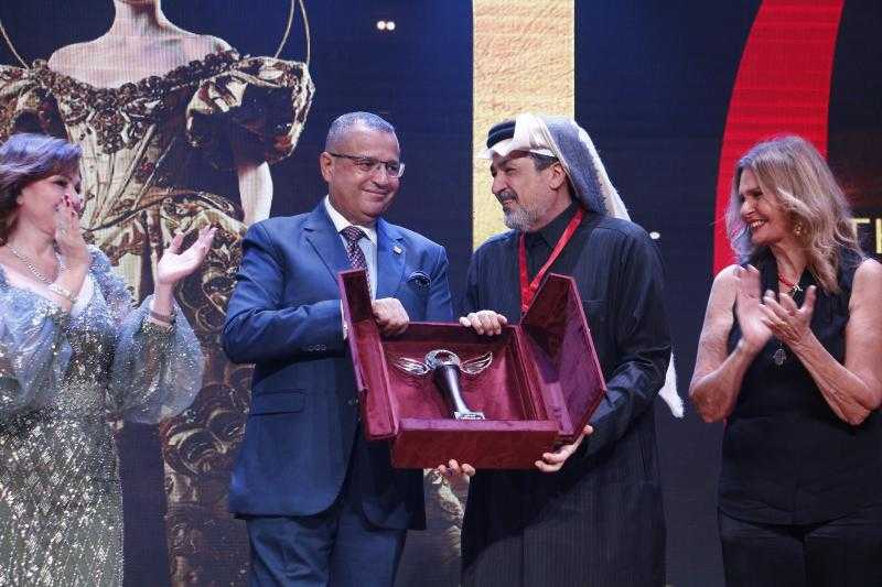 لمسة وفاء ومحبة من مهرجان شرم الشيخ للراحلة سميحة ايوب وجنات تغني ” وحشتينا ”